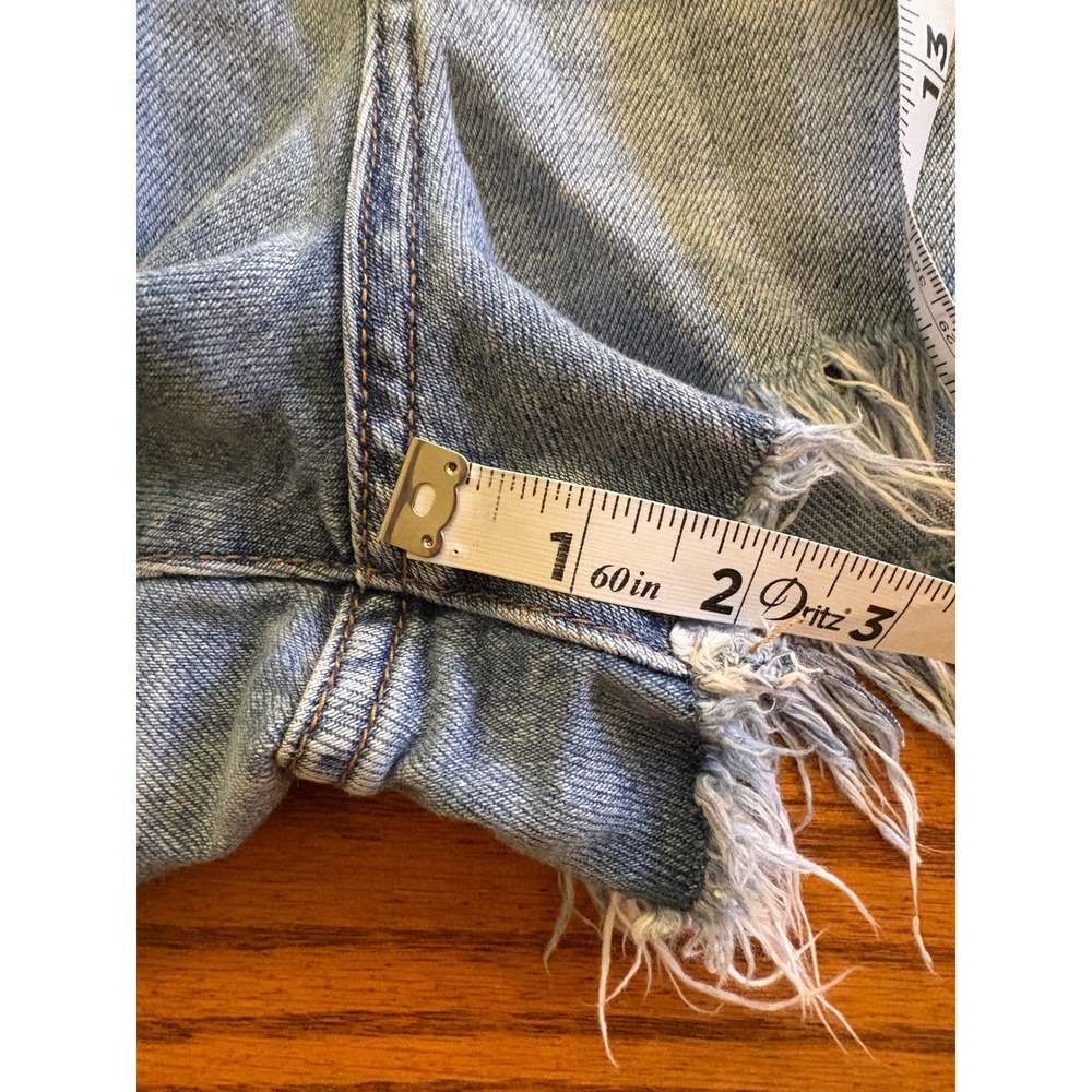 We The Free Free People Distressed Denim Shorts Festival Frayed Hem Size 31 - Picture 6 of 8